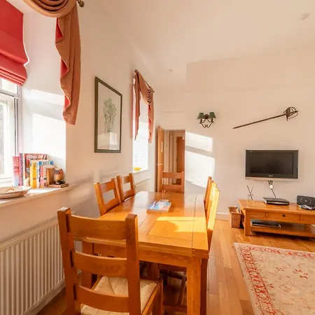 Major'S Apartment 3 Bedroom Self Catering Property In Historic Abbey Fort Augustus Exterior photo